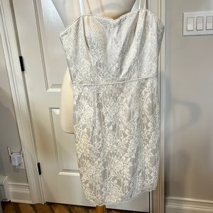 Strapless Lace dress in cream size 4